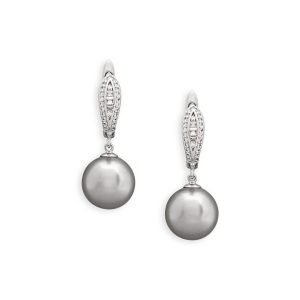 https://therealeffectlondon.com/product/celosia-silver-pearl-drop-earrings-for-women/